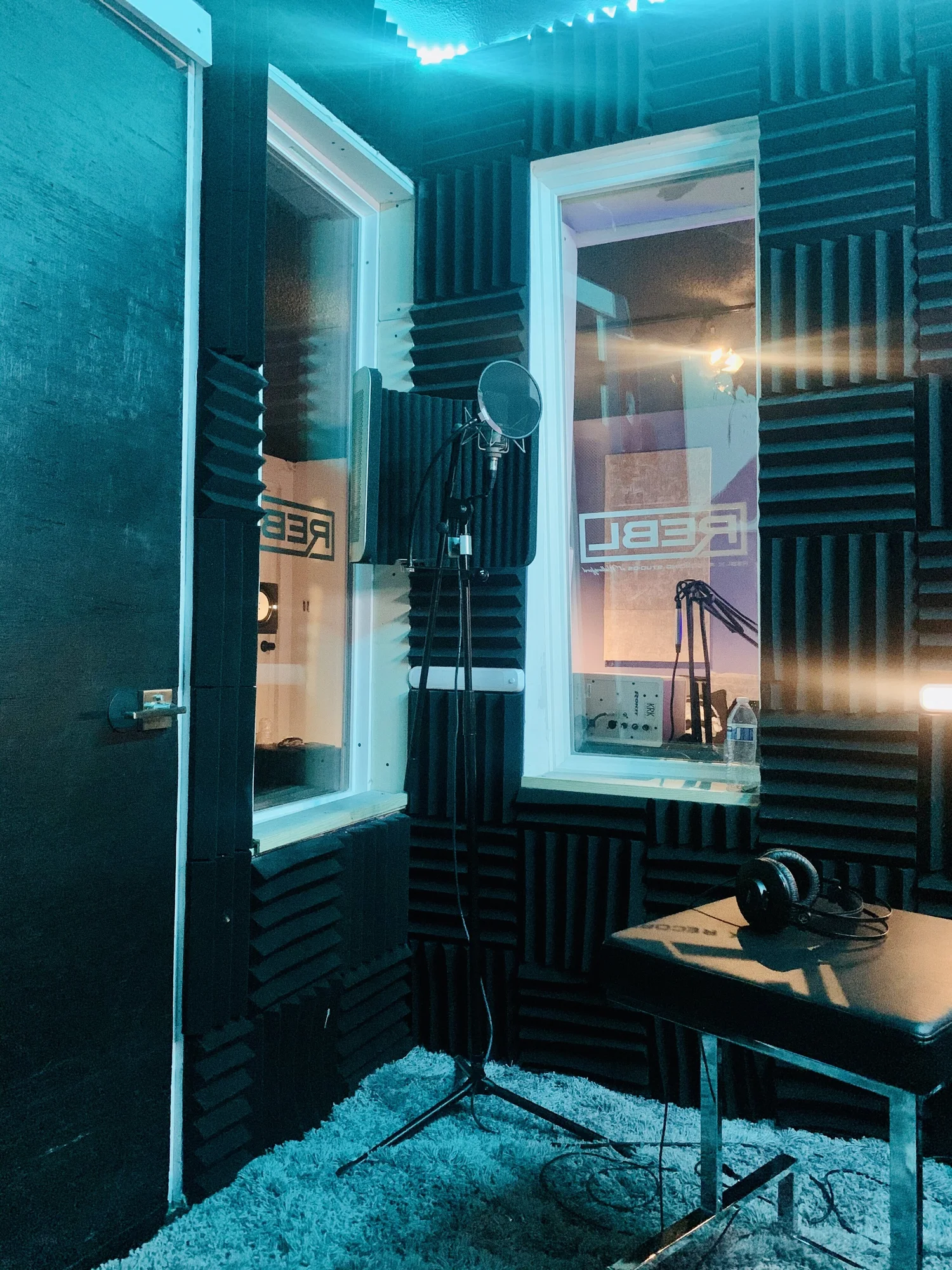 Recording booth